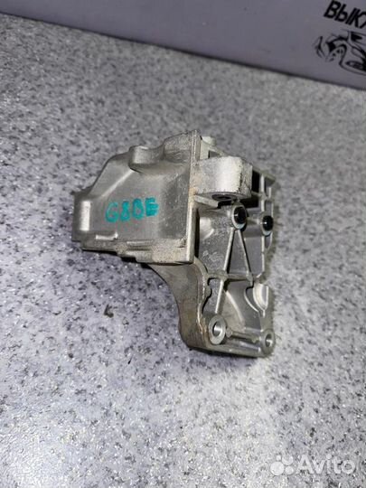 Кронштейн генератора Kia Quoris 1 5.0 G8BE