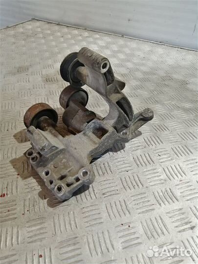 Ролик натяжителя Kia Sportage SL G4KD 2010