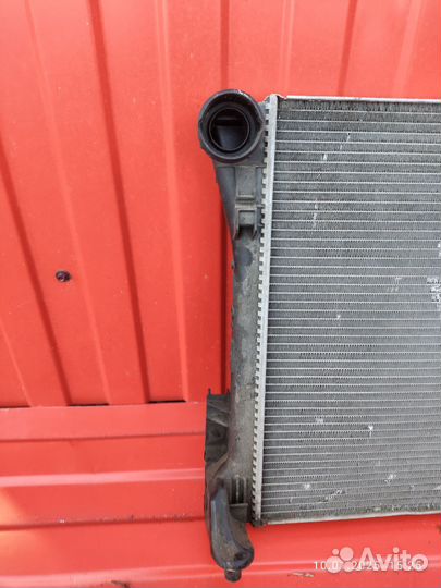 Радиатор основной mercedes w 207 w204 w212