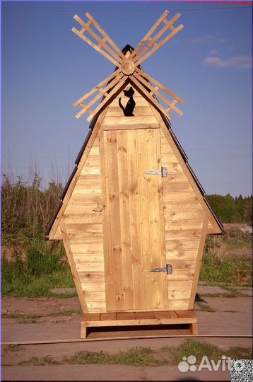 Дачный туалет деревянный