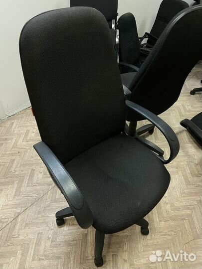 Компьютерное офисное кресло