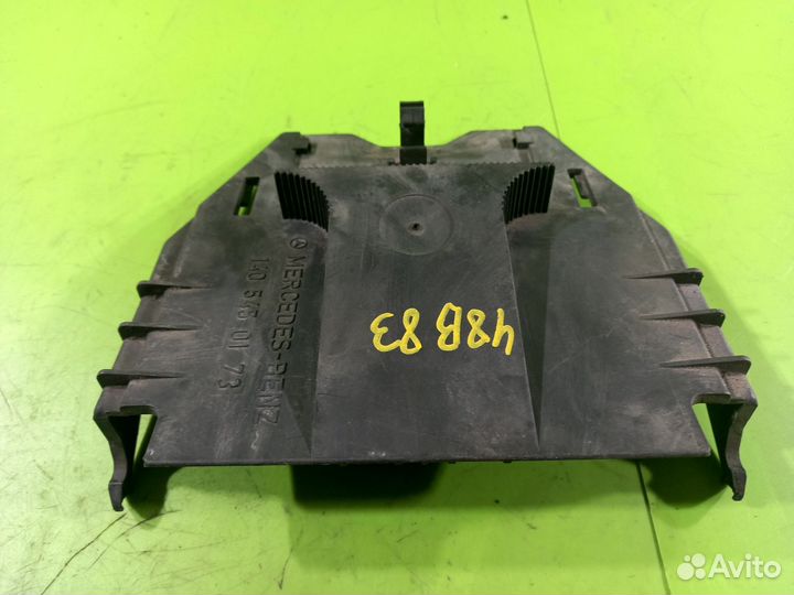 Крышка блока предохранителей Mercedes-Benz W140