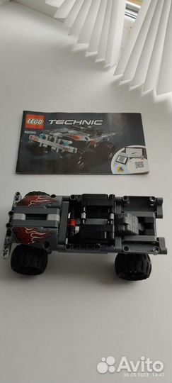 Lego Technic 42090 и 42091