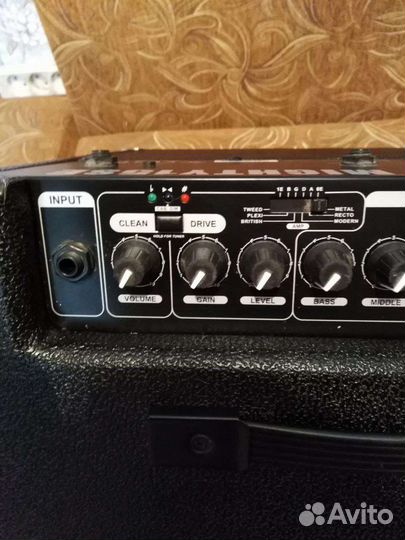 Гитарный комбоусилитель NUX