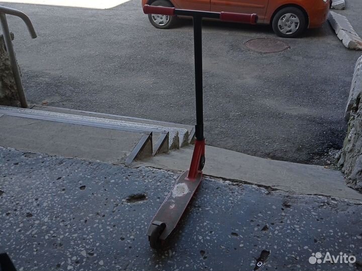 Продаю самокат трещина в руле где зашим