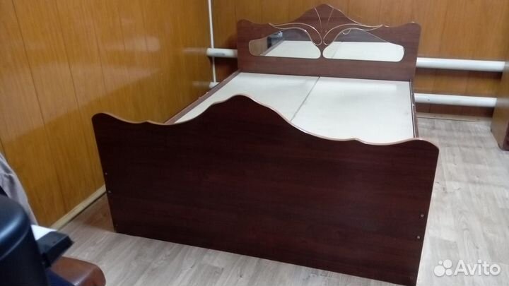 Кровать двухспальная бу