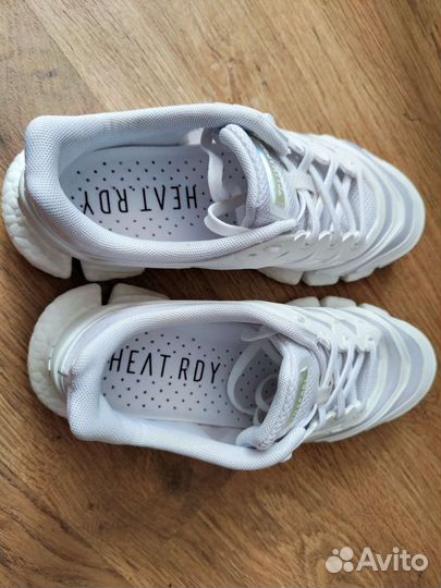 Кроссовки adidas