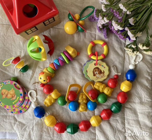 Развивающие игрушки погремушки дом Икея пакетом