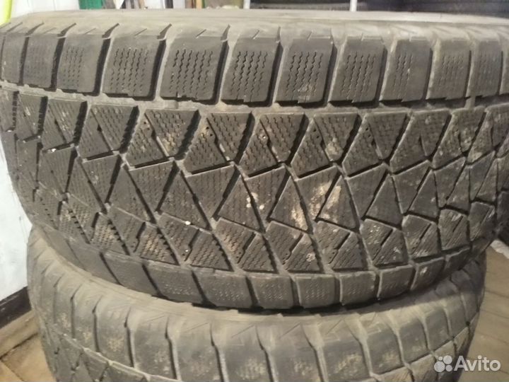 Bridgestone Blizzak DM-V2 285/60 R18 116R