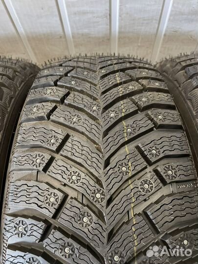Michelin X-Ice North 4 205/55 R16