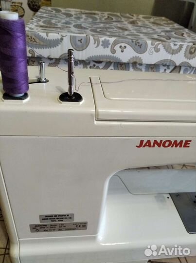 Швейная машина Janome