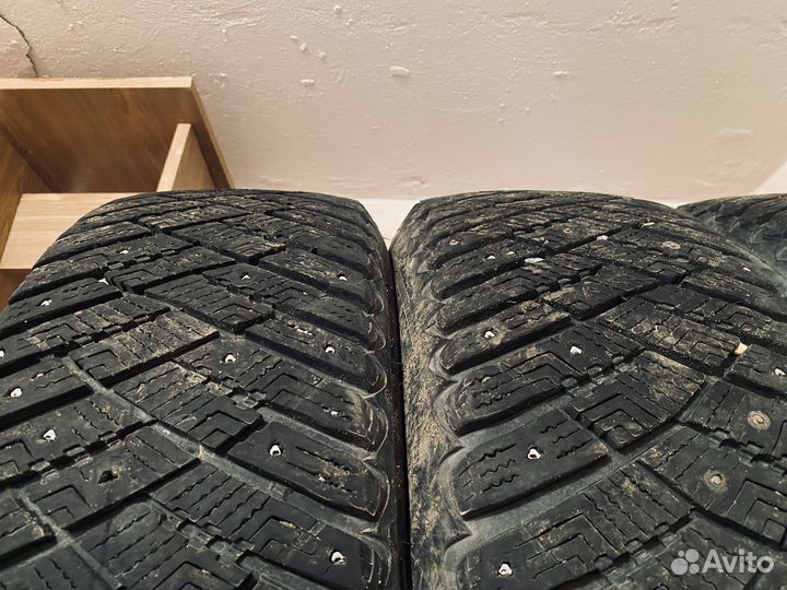 Goodyear Ultragrip Ice Arctic 215/60 R16 99T