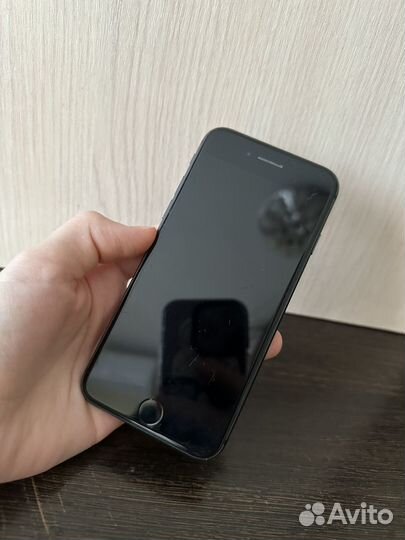 iPhone 8, 64 ГБ
