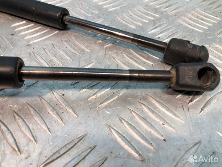 Амортизатор багажника Ford Focus 2 1.8 qqdb