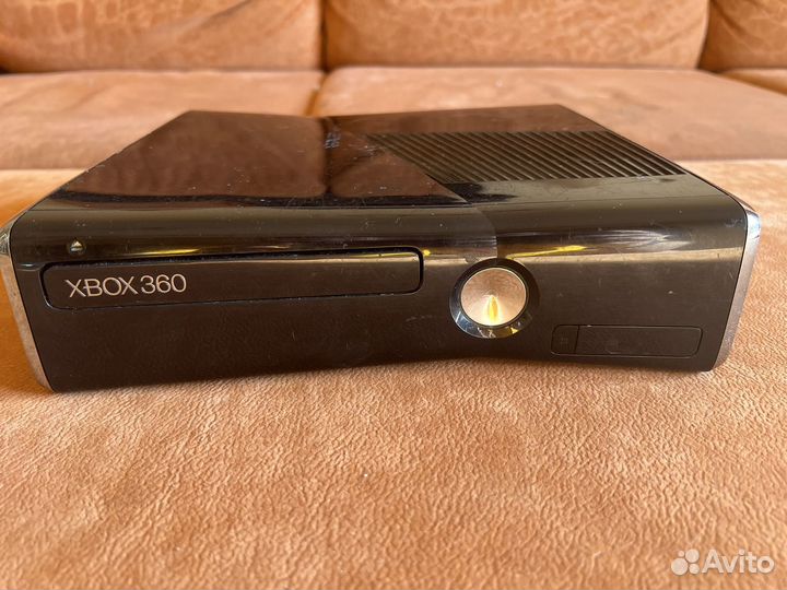 Xbox 360 250GB (LT 3.0) + 2 геймпада + 13 игр