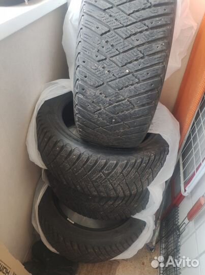Goodyear Ultragrip Ice Arctic 235/50 R17 100T