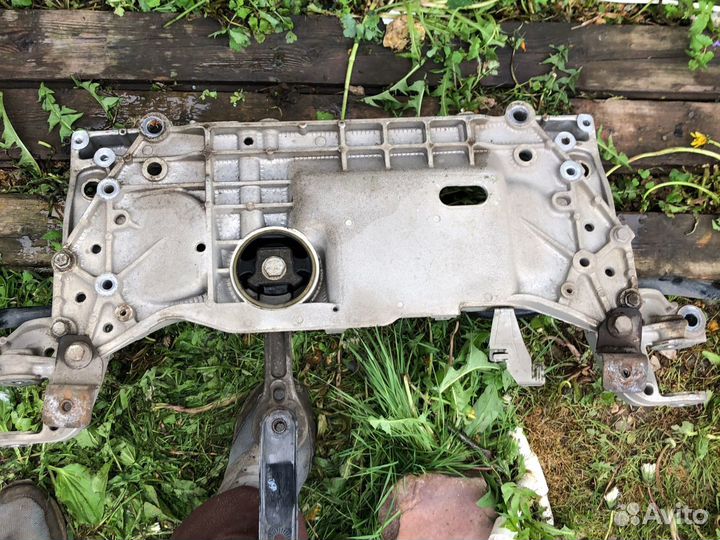 Подрамник skoda octavia a5