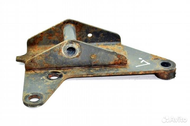 Кронштейн амортизатора кабины, передний левый merc