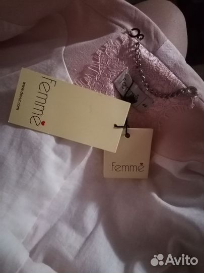 Женский пиджак и джинсовая юбка