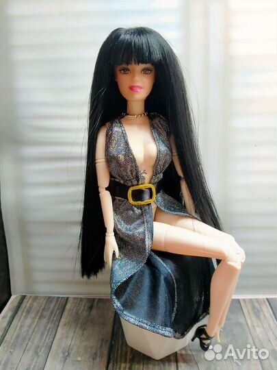 Черный парик для куклы Барби