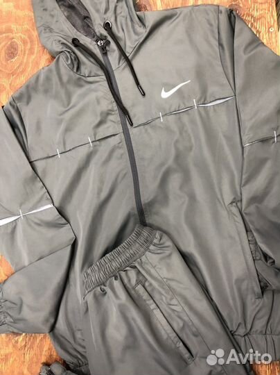 Спортивный костюм Nike на молнии