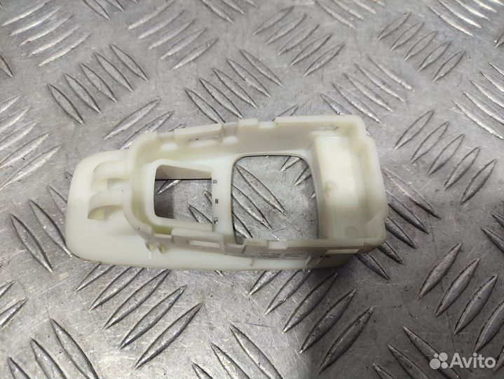 Б/У Декоративная накладка блока кнопок задн#001