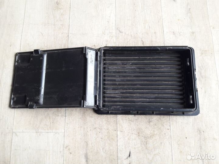 Лючок для лыж Audi A8 D3 4E0885215