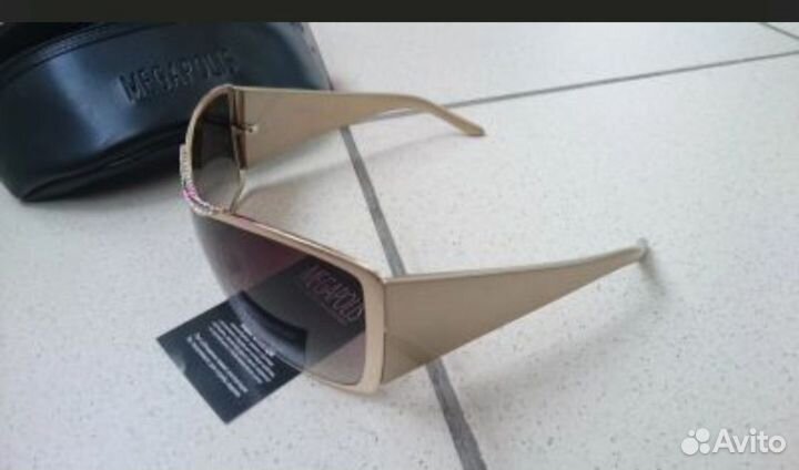 Солнцезащитные очки женские брендовые