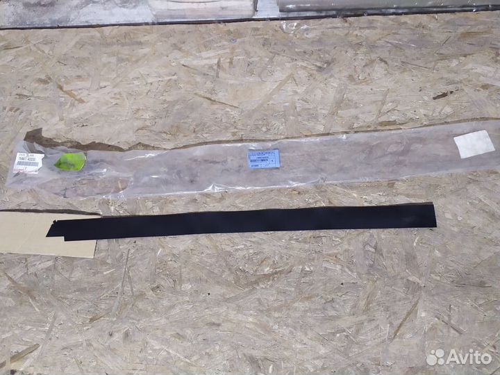 Наклейка двери задней правой toyota RAV4 2005