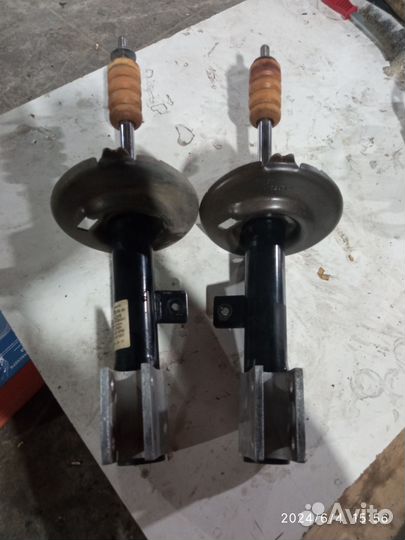 Ситроен Берлинго стойки передние