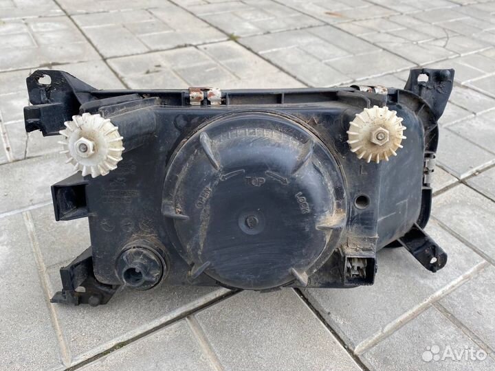 Фара передняя левая Volkswagen Passat B3 1991