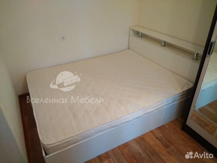Кровать