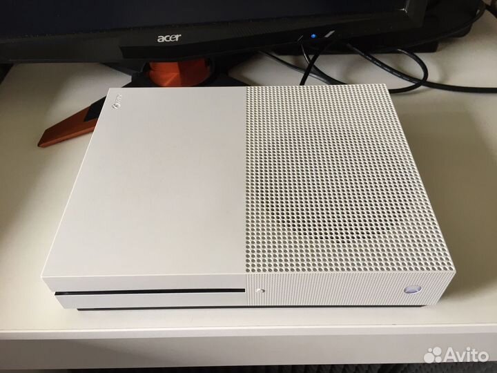 Xbox One S 1TB с Дисководом