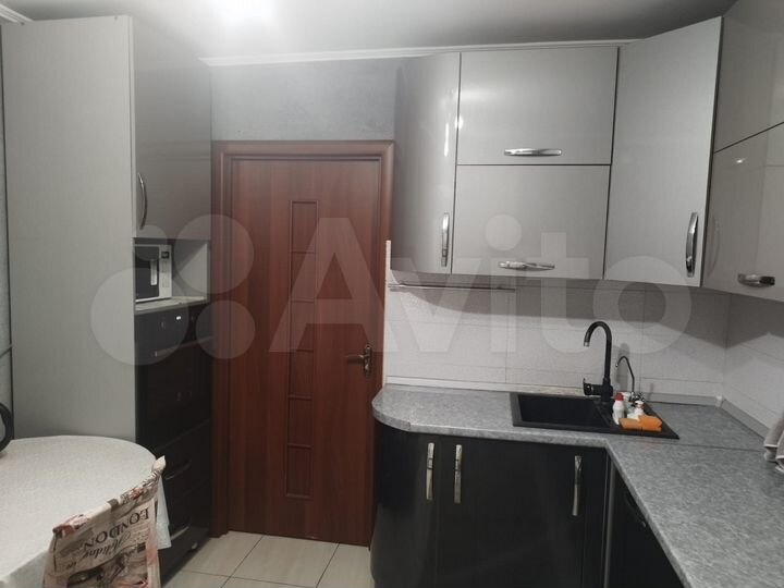4-к. квартира, 100 м², 10/10 эт.