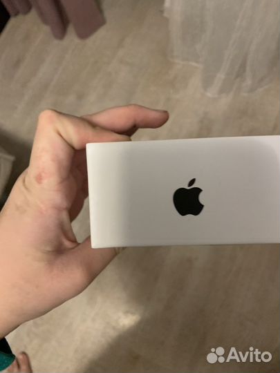 Коробка с документами от iPhone XR