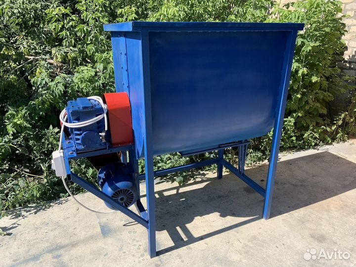 Смешиватель комбикормов, смеситель кормов