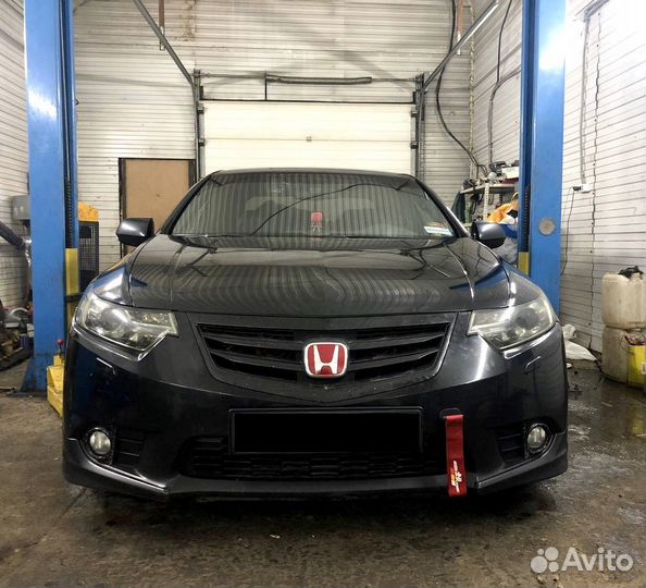 Красные эмблемы для Honda Accord 8 комплект