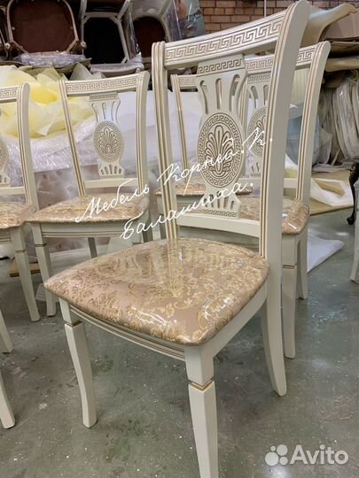 Стул деревянный новый