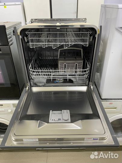 Встраиваемая посудомоечная машина 