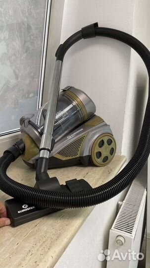 Пылесос очень мощный 2400 Вт