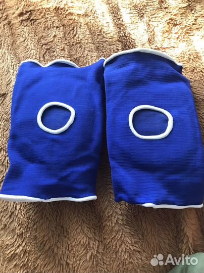 Наколенники