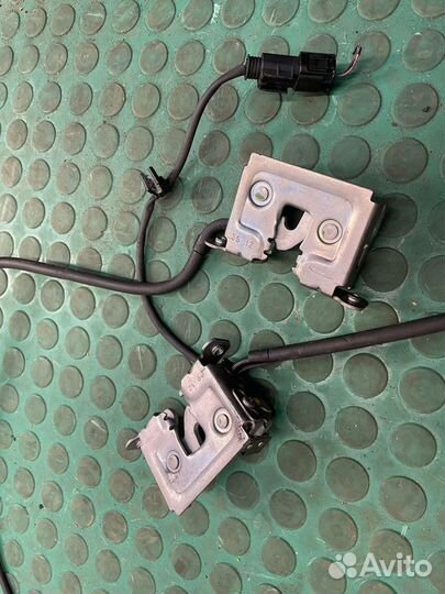 Замок капота Bmw X5 E70