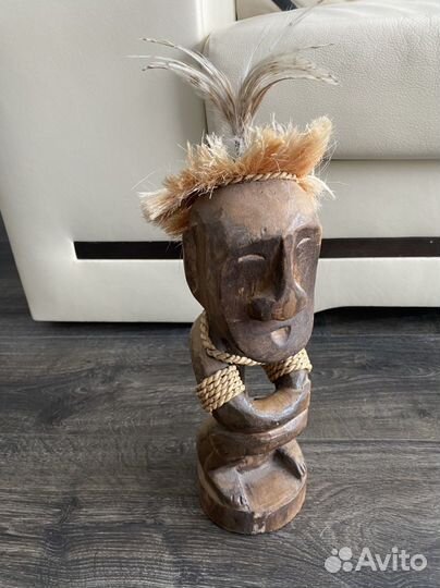Статуя из дерева маска