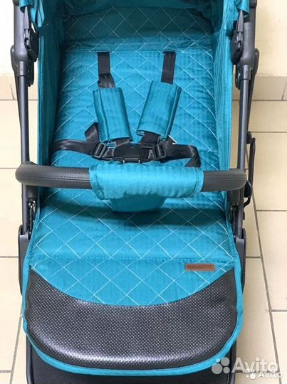 Коляска новая