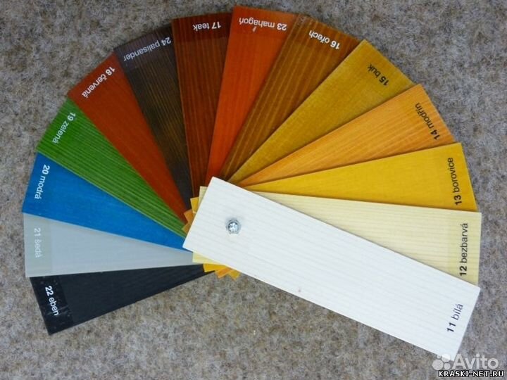 Полки настенные из дерева и труб