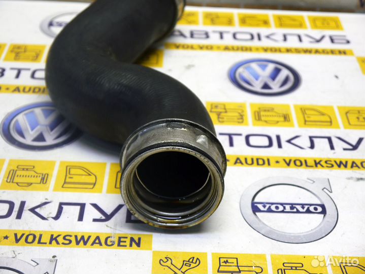 Патрубок интеркулера Фольксваген Пассат Б6