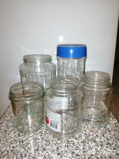 Банки стеклянные разных размеров винтовые