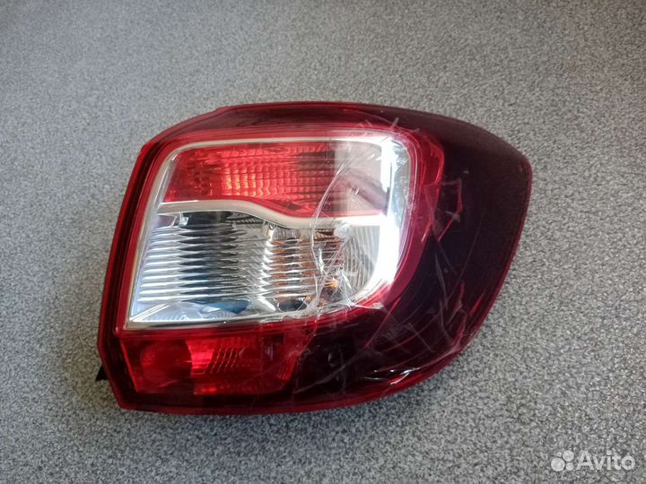 Задняя правая фара Renault Sandero Stepway 2021