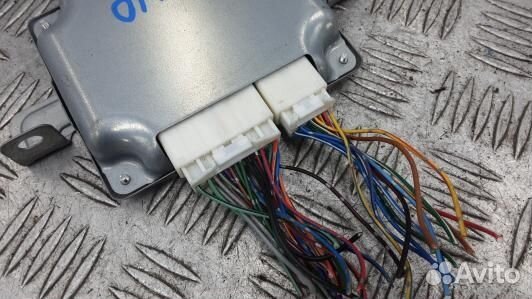 Блок управления mitsubishi pajero 4 (1DN10NC01)