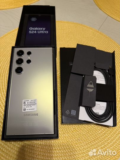 Samsung Galaxy S24 Ultra, 12/256 ГБ